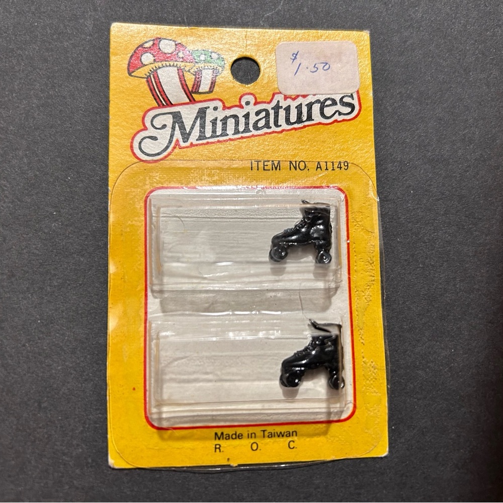 Concord Miniatures Roller Skates Size 1:12